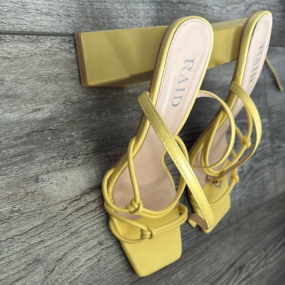 RAID Knot Block Heels - Picture 4 of 4